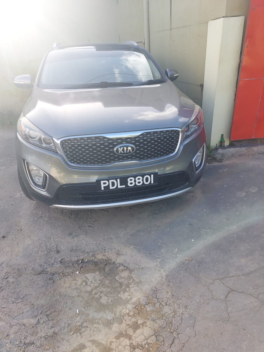 2015 Kia Sorento EX SUV, registration PDL8801